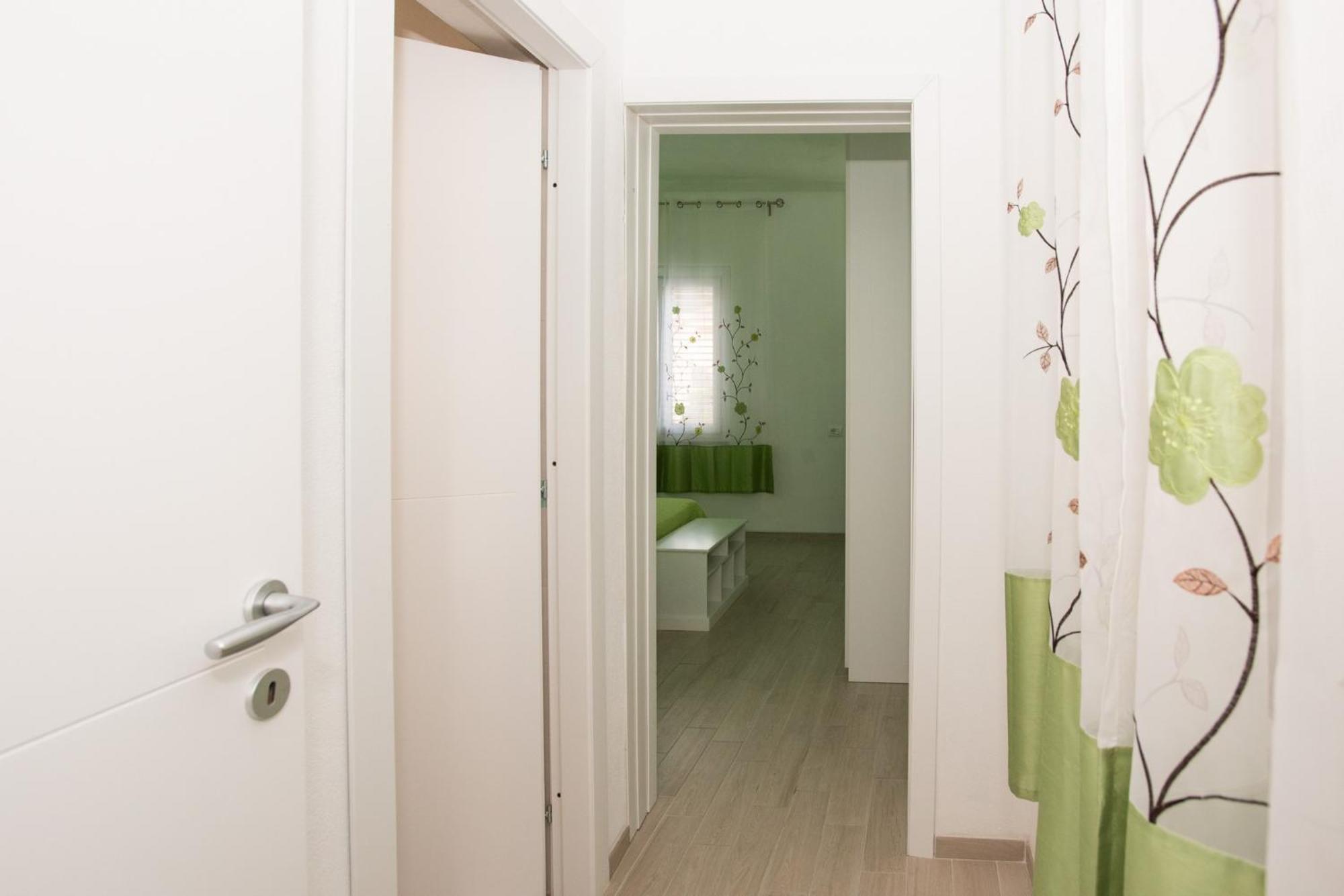 Affittacamere Le Rondini Domus De Maria Exteriör bild